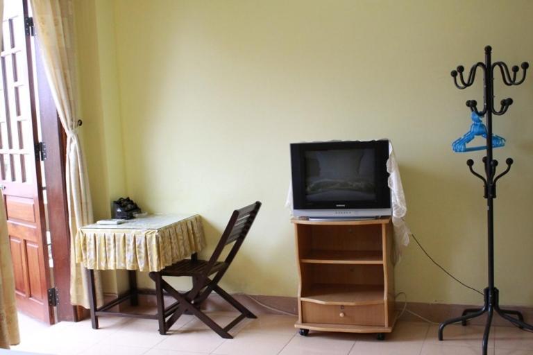 Phong Lan Guesthouse Hue Bilik gambar